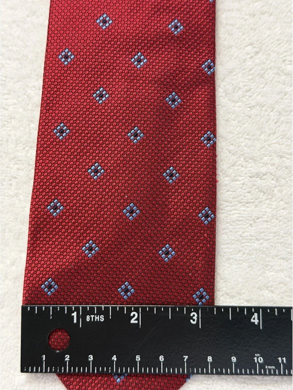 Brooks Brothers Makers Neck Tie 100% Silk, Red W/Geo Design, 58